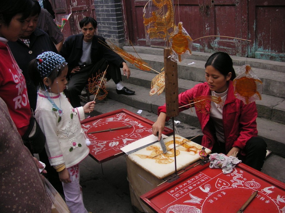 China - Chongqing - ...mmmm delicious!!!
