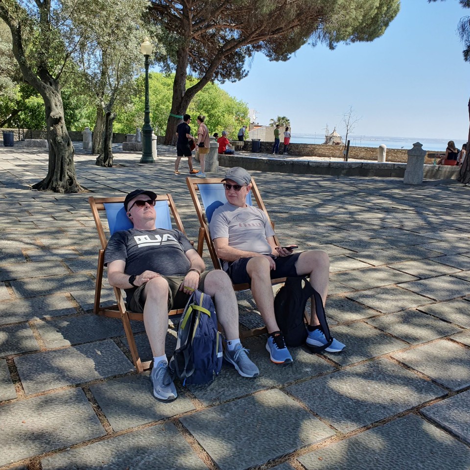 Portugal - Vialonga - Die verdiente Pause nach dem langen Aufstieg.