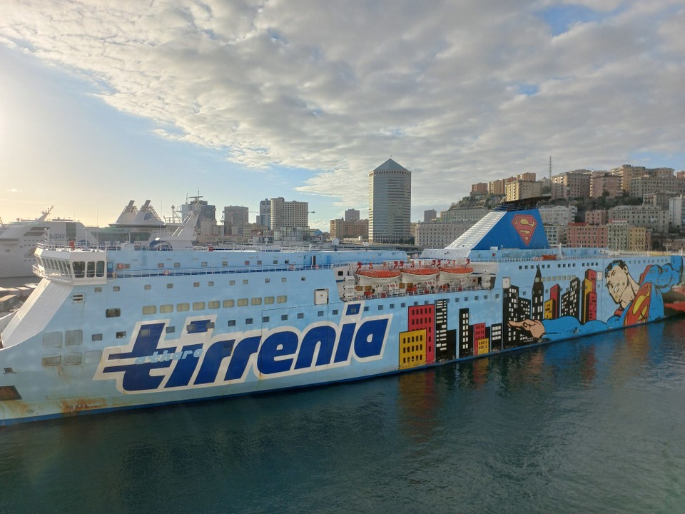 Italien - Genua - Ich liebe Häfen, sie sind das Tor zu neuen Abenteuern.