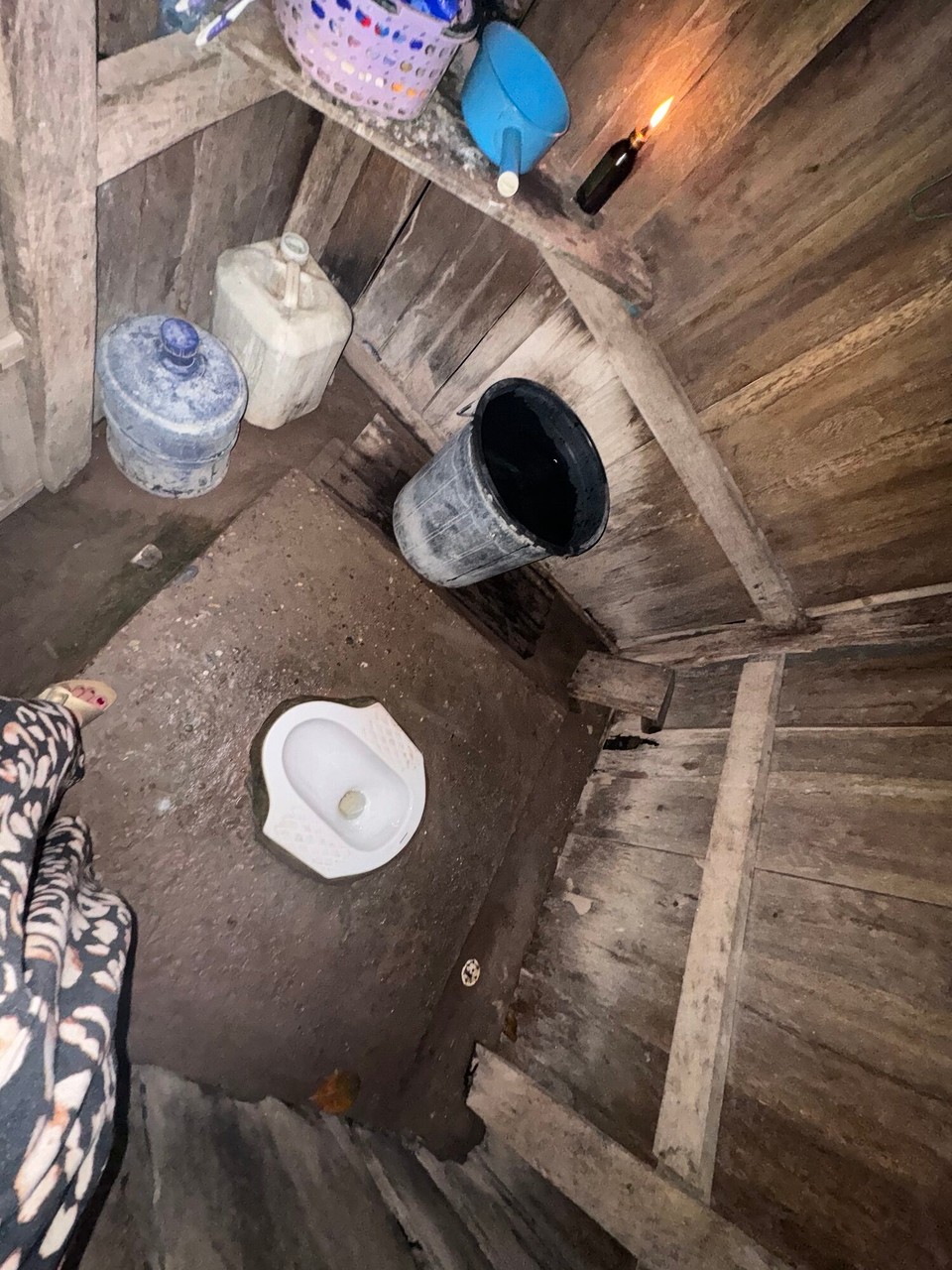 Laos - Nga - Und die Toilette