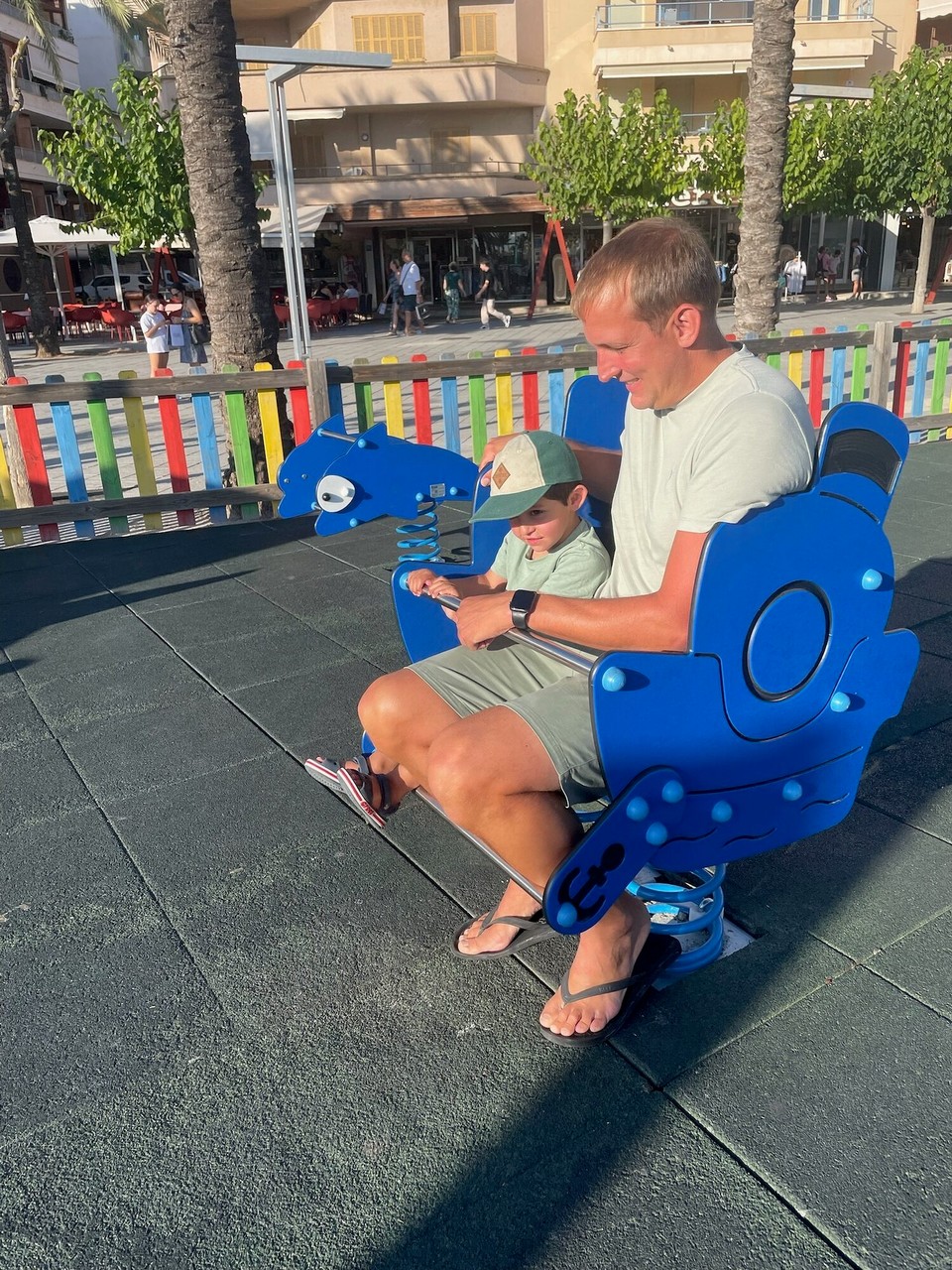 Spanien - Port d'Alcúdia - Hier haben wir die Zeit bis zum Abendessen auf dem Spielplatz überbrückt.