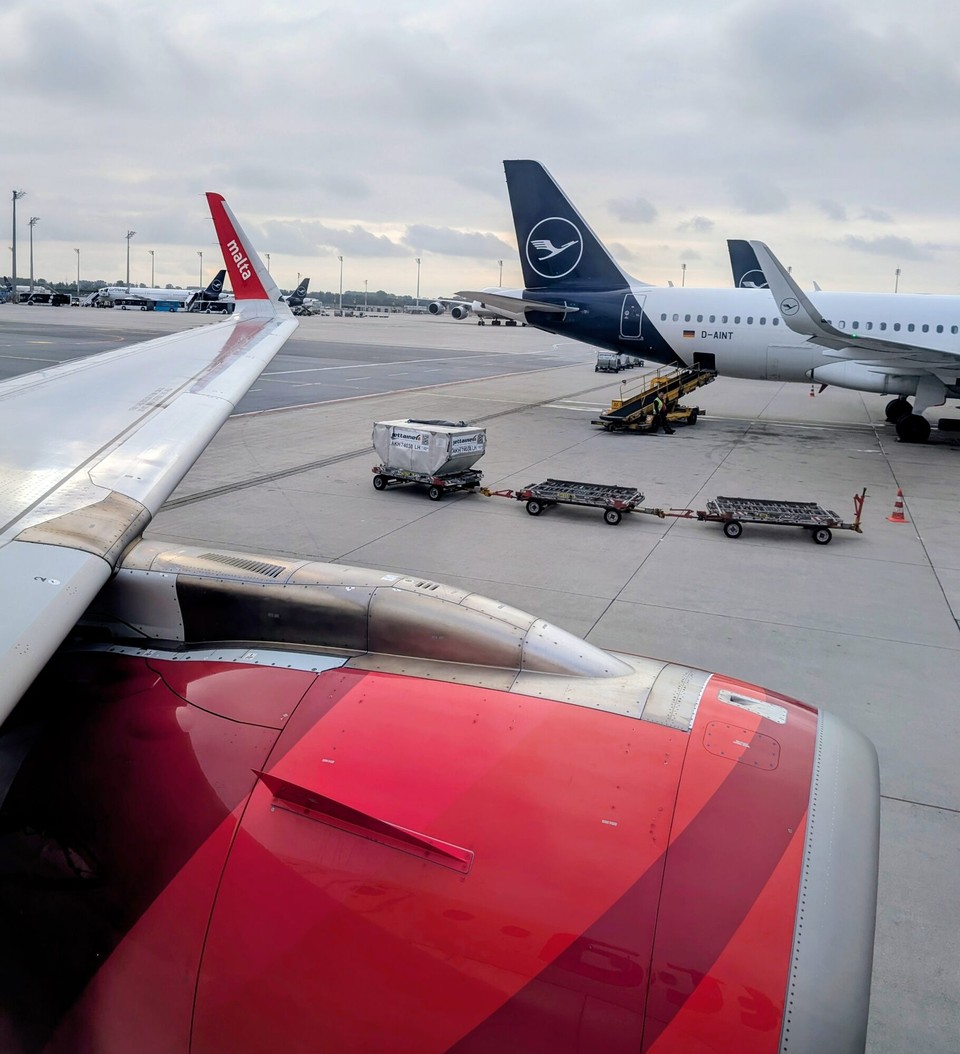 Malta - unbekannt - Nach dem Flug durch dichte Wolken landen wir sanft in München.