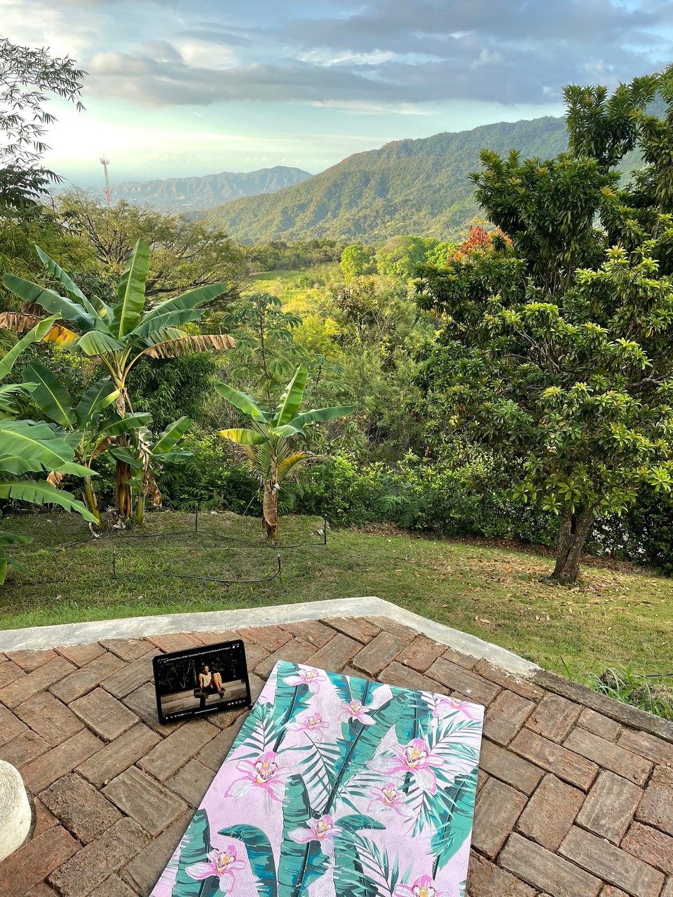 Kolumbien - Santa Marta - Und den Ausblick für eine Runde Yoga nutzen 🧘🏽‍♀️ 