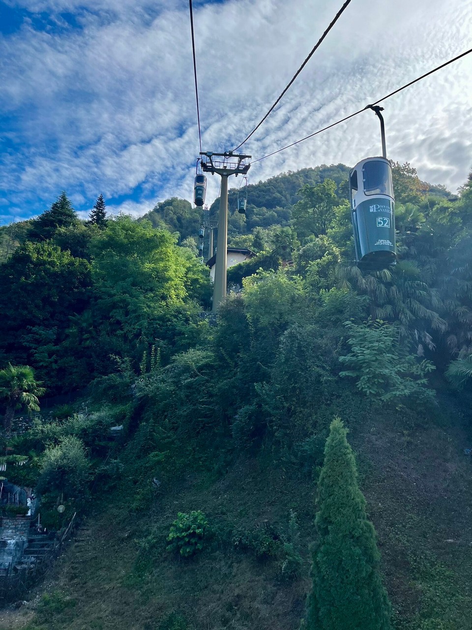 Italien - Laveno-Mombello - Seil Bahn in Laveno Mombello