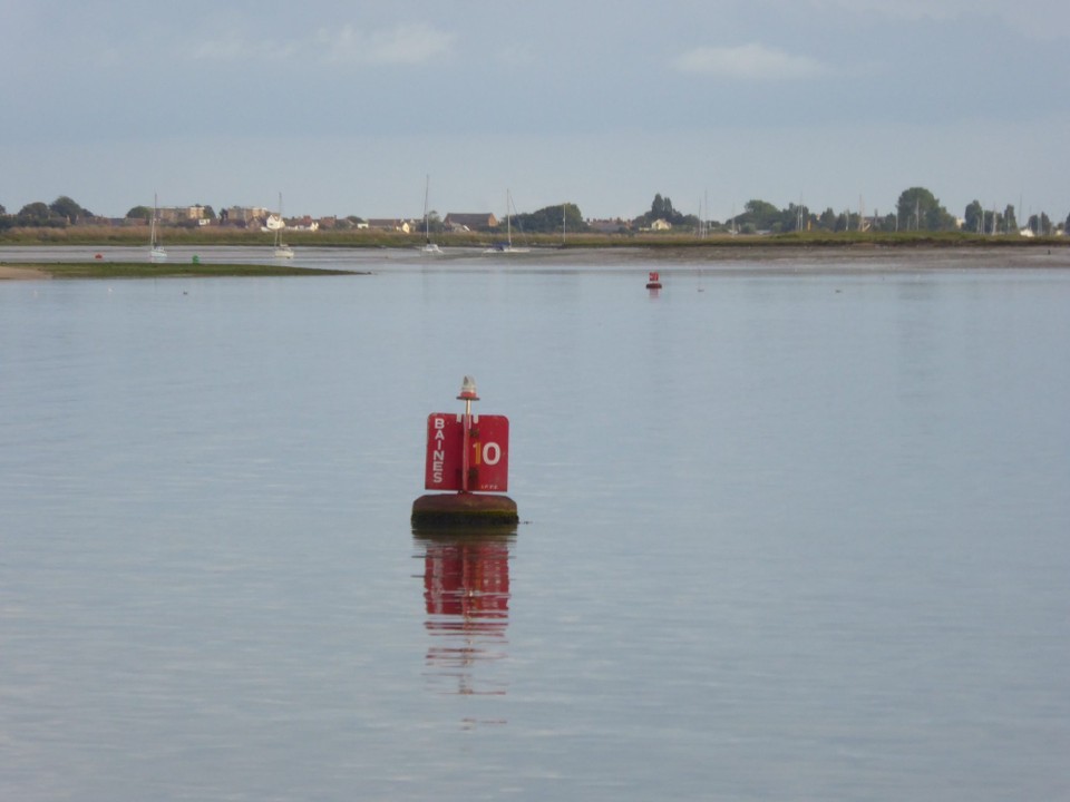 United Kingdom - Walton On The Naze - Following the buoys in was essential, as typically we arrived just after low water at springs, and even the twisting channel was only 1.9 metres.