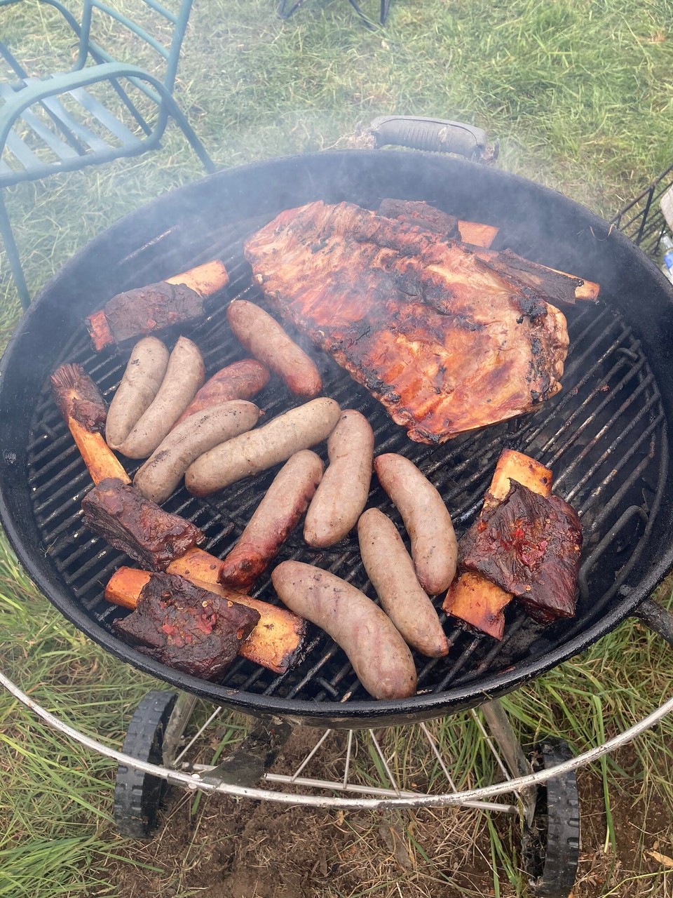 Neuseeland - Otautau - Grillsession am Abend am Fluss mit Schweinerippchen, Lamm und Würstchen 🤤🤩
