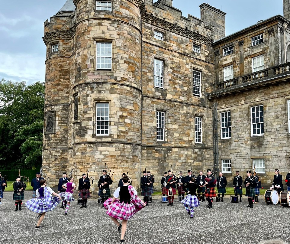 Royaume-Uni - Edinburgh - Danses folkloriques et musique… quel accueil! 