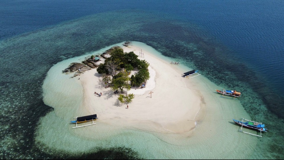Indonesien - Kabupaten Lombok Barat - Natürlich kam hier die Drohne zum Einsatz.
Solltet ihr uns mal nicht mehr antreffen, hier als erstes suchen.