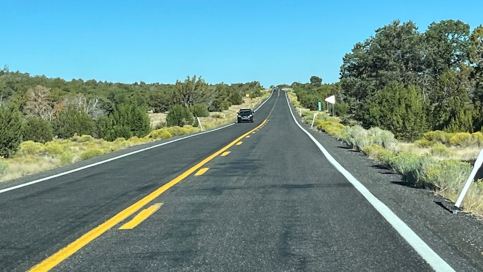 Vereinigte Staaten - Flagstaff - Straße zum Grand Canyon 