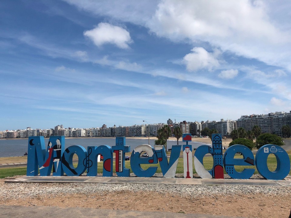Uruguay - Montevideo - Der berühmte Schriftzug, wie in Hollywood 🙈😂