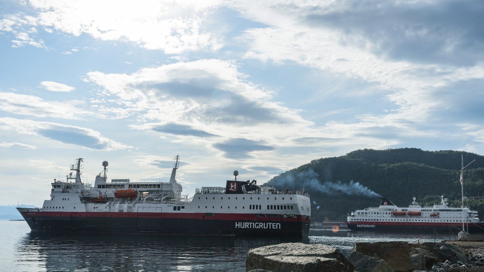 Norwegen - unbekannt - Rendezvous der nordwärtsfahrenden Vesteralen und der südwärtsfahrenden Richard With