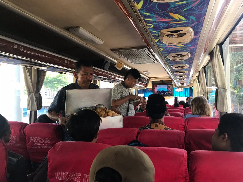 Indonesien - Genteng - Bus zwei