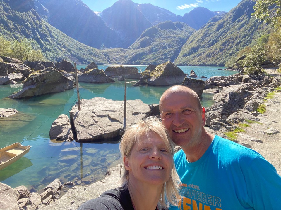 Norwegen - Mauranger - Wir sind happy über ein weiteres Highlight in unserem Urlaub. 