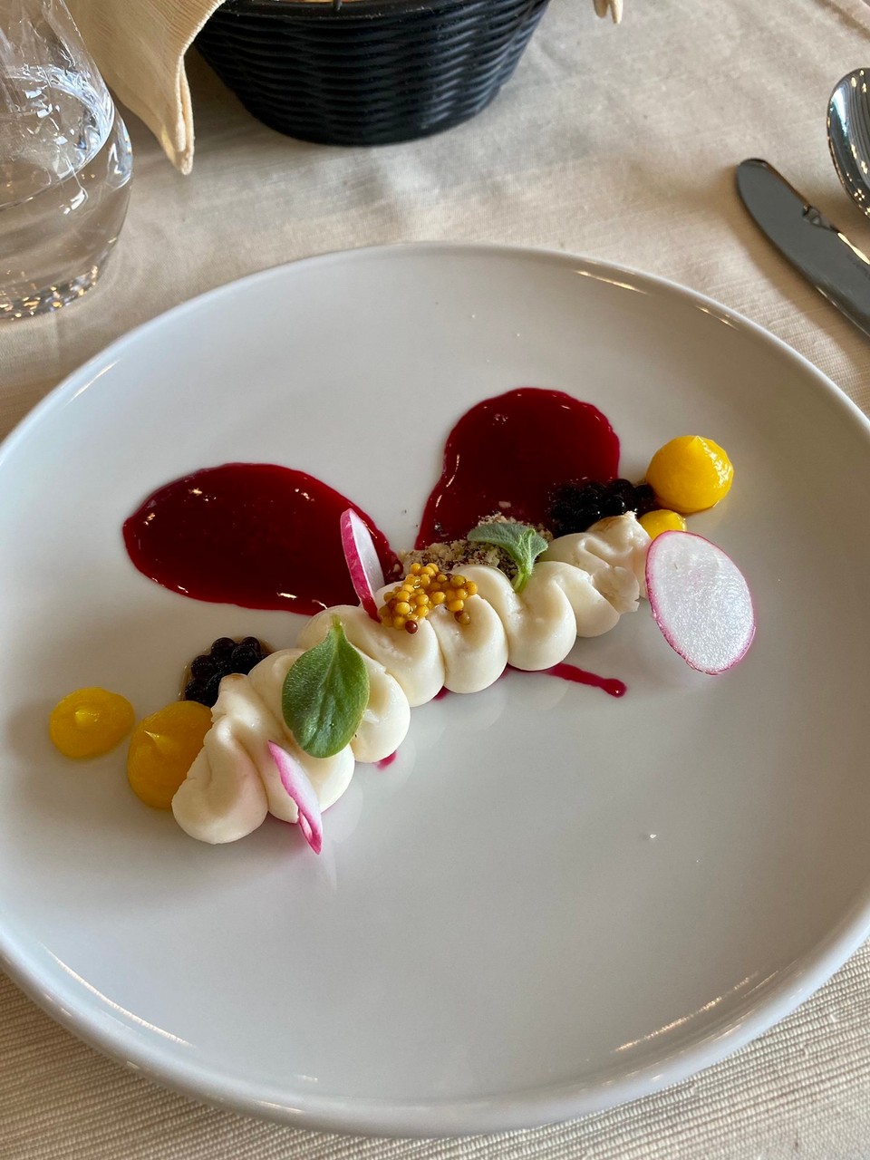 Slowenien - Bohinj - Auf dem Campingplatz wohnen, aber lecker essen 😄 Pizza und Pommes auf dem Campingplatz hatten wir am ersten Abend. Das hat dann auch gereicht 😄