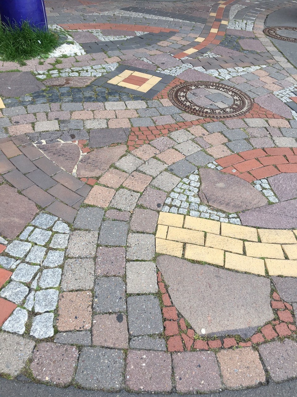 Deutschland - Uelzen - Teilweise war der Boden so schön gepflastert.