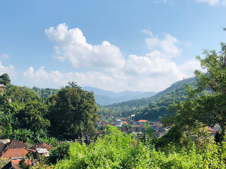 Indonesien - Karangasem - Kurze Wanderung am Morgen -> White Beach 🌴