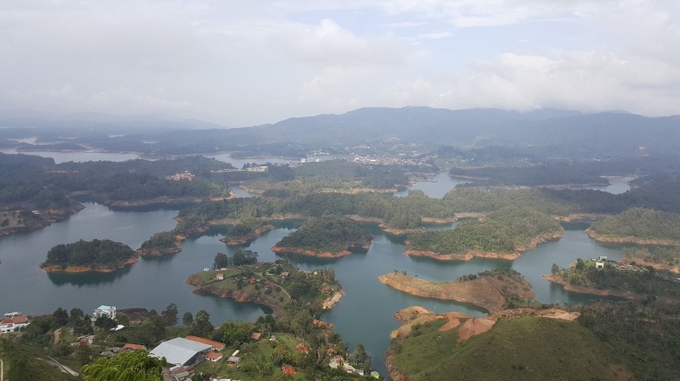 Kolumbien - Medellín - Wasser in alle Richtungen....