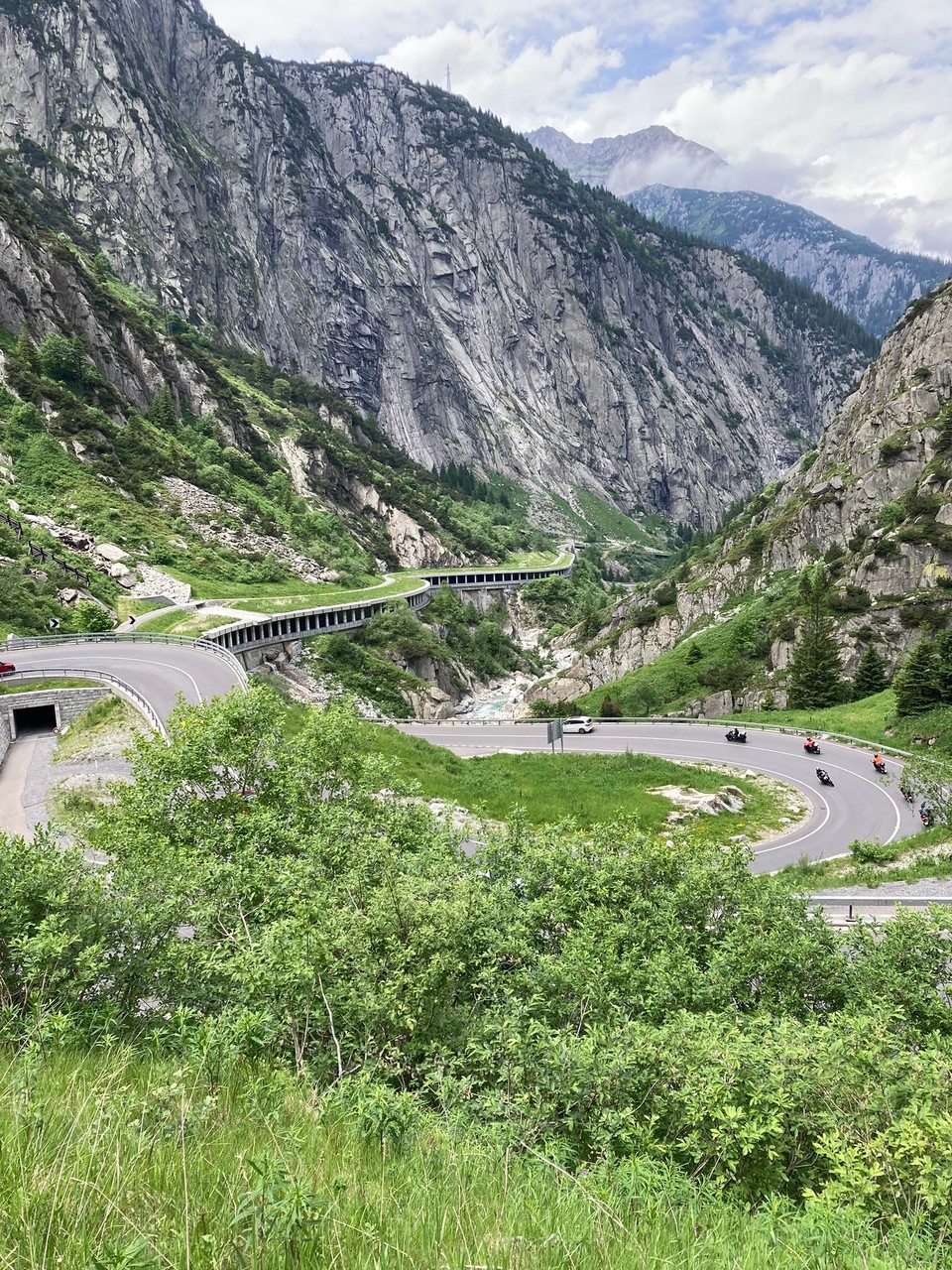 Schweiz - Rueras - Gotthardpass-Kurven