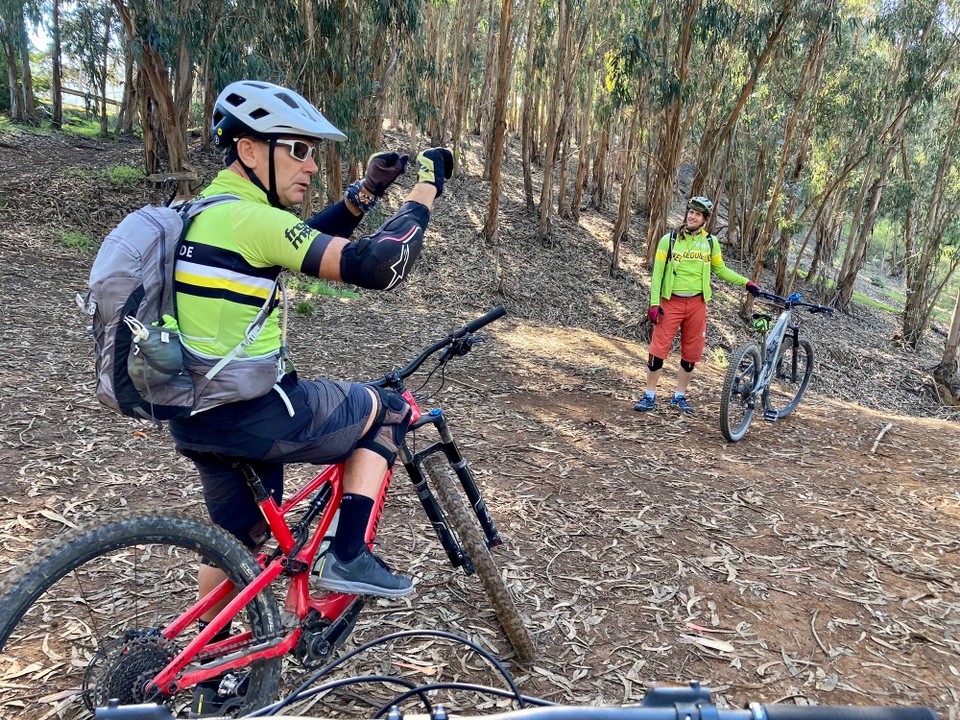 Spanien - Valleseco - Danny erklärt den nächsten Trailabschnitt