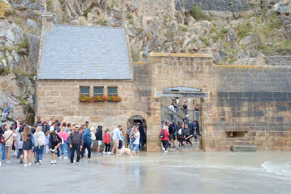 Frankreich - Le Mont-Saint-Michel - Der Tidenhub war an diesem Tag über 100. Dann wird Mont Saint Michel wieder zu einer Insel …