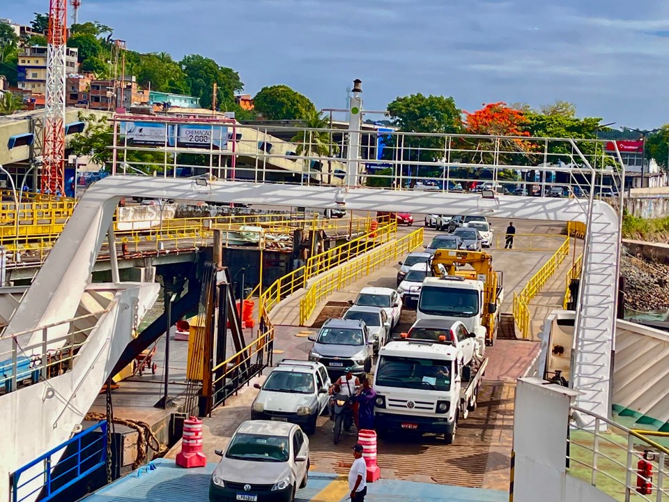 Brasilien - Salvador - Großes Fährschiff