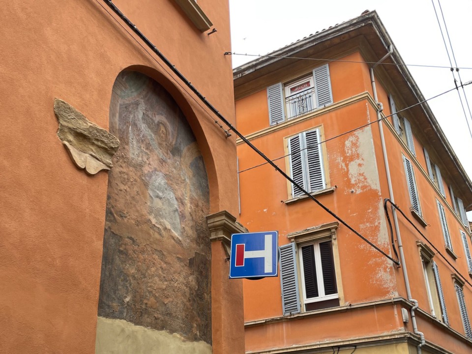Italien - Bologna - Klare Verkehrszeichen! 