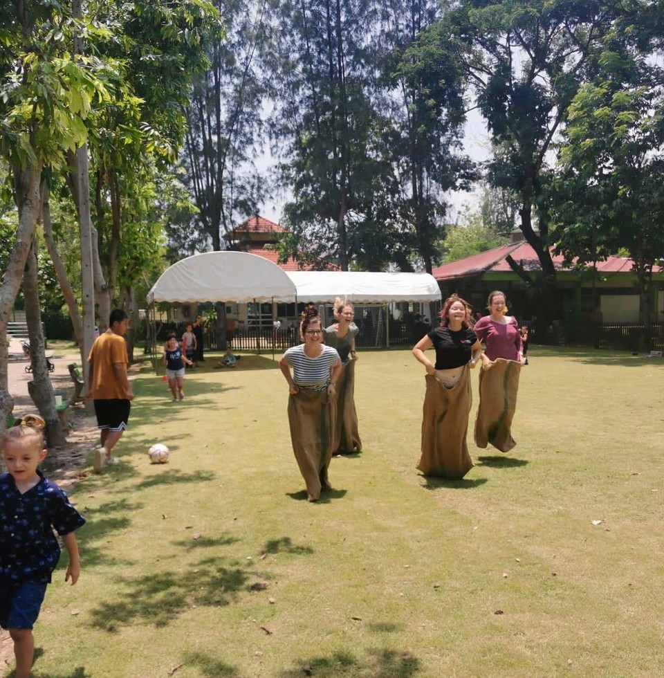Thailand - Mae Rim - Sackhüpfen bei Fun Fair ☀️