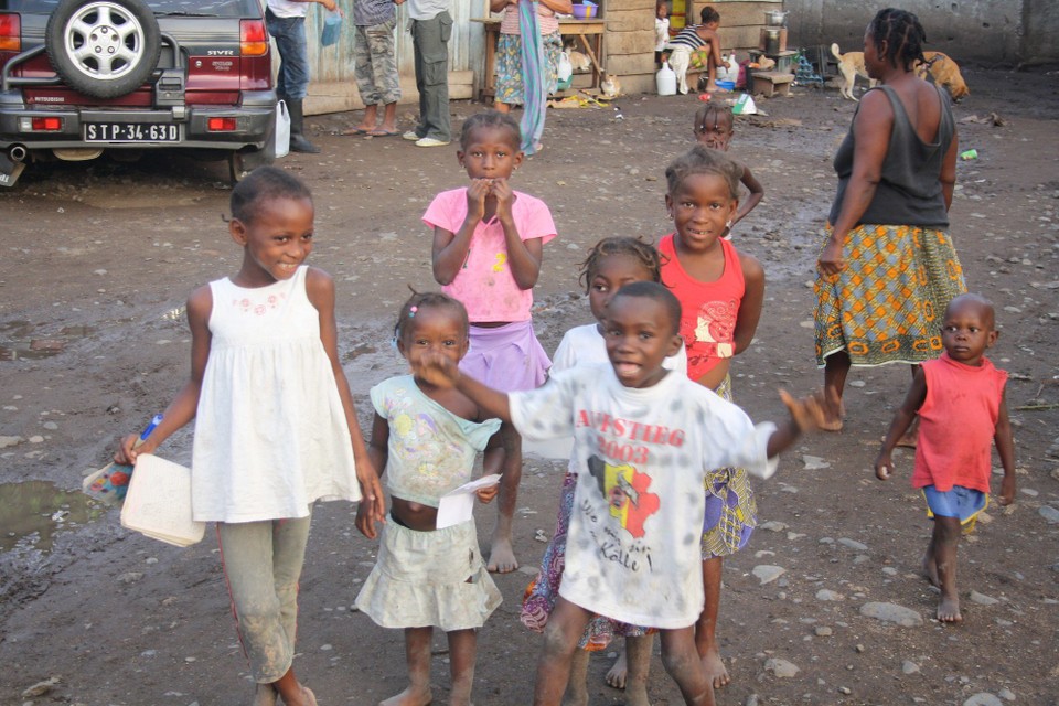 São Tomé und Príncipe - São Tomé - dieses T Shirt........