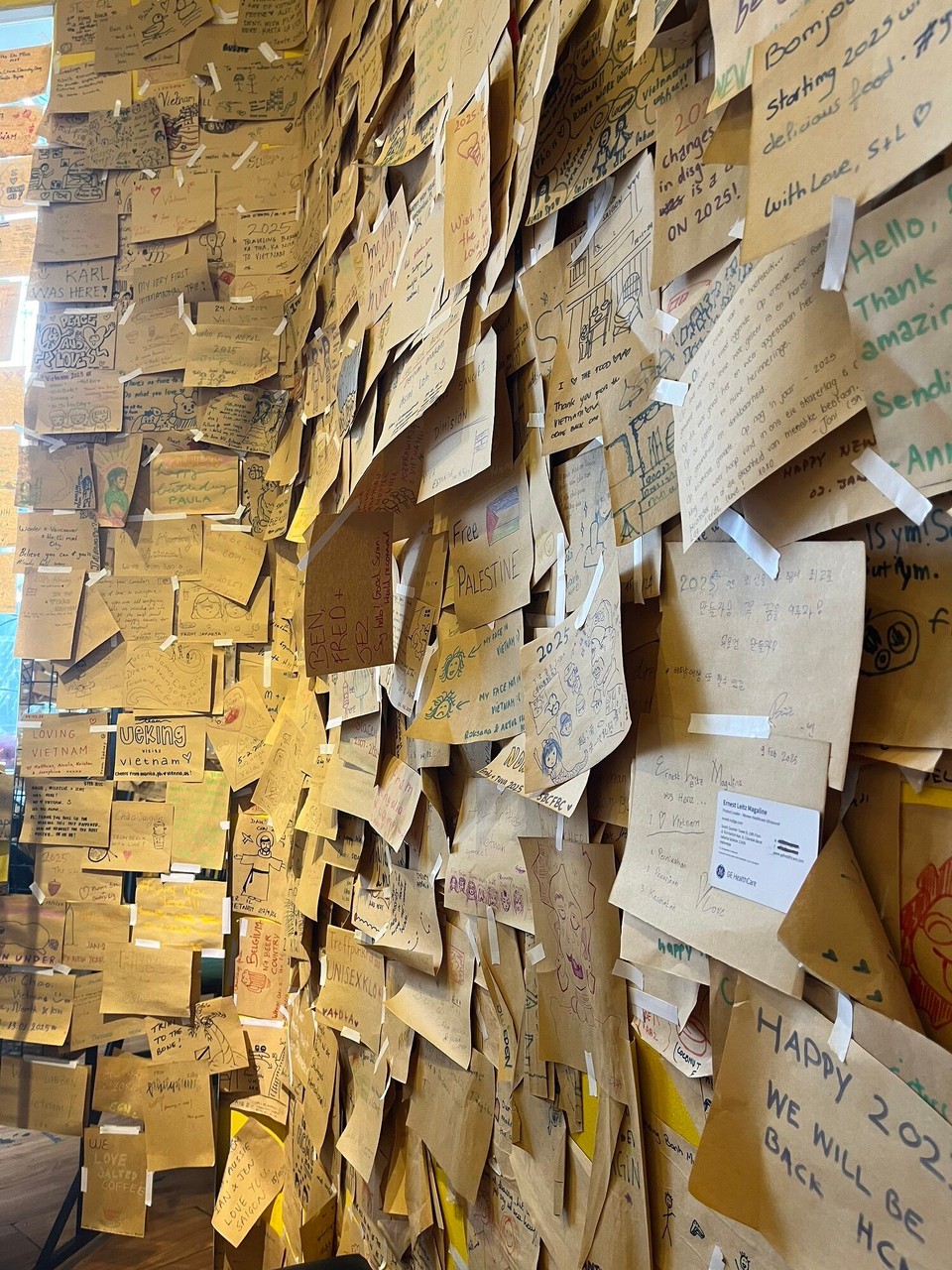 Vietnam - Ho Chi Minh City - The restaurant we went in had notes all over the walls from all over the world 🌎 