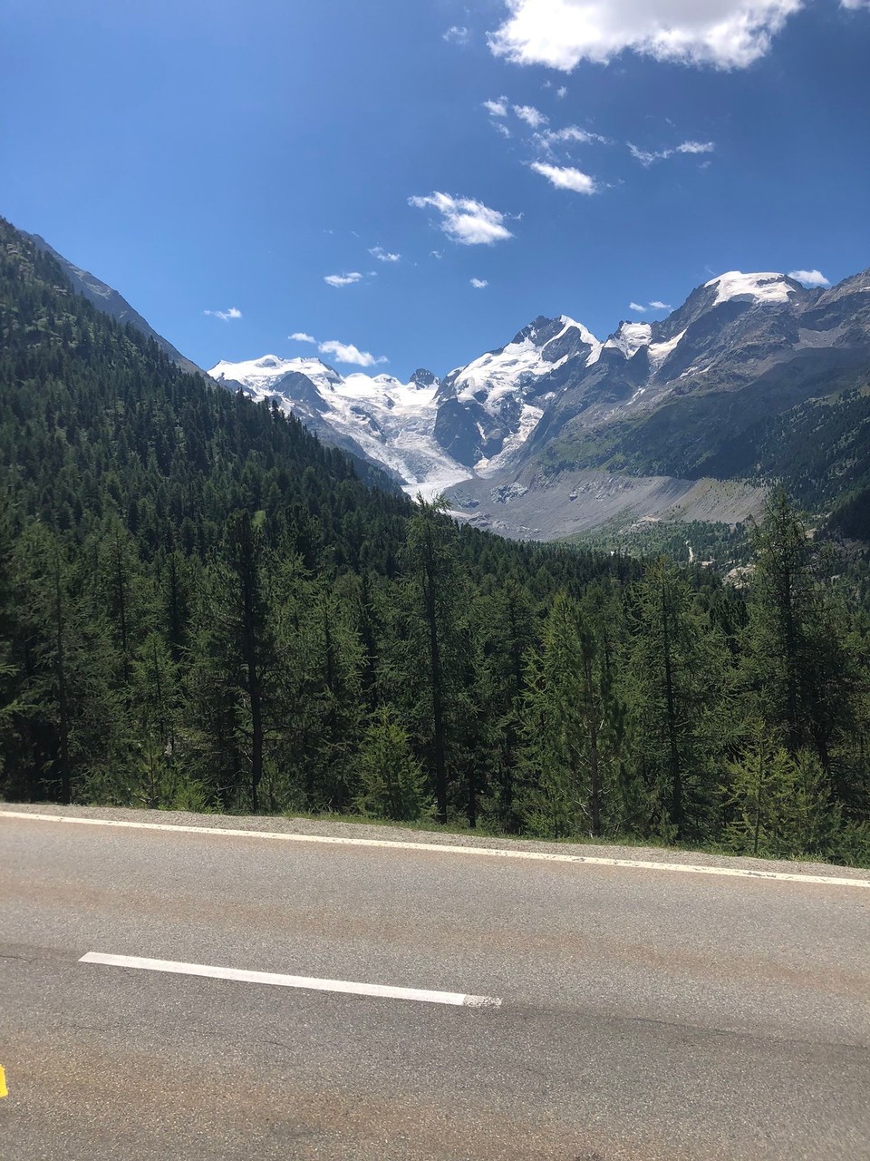 Schweiz - Pontresina - Bick aus dem Zug Blick auf den Pizz Palü