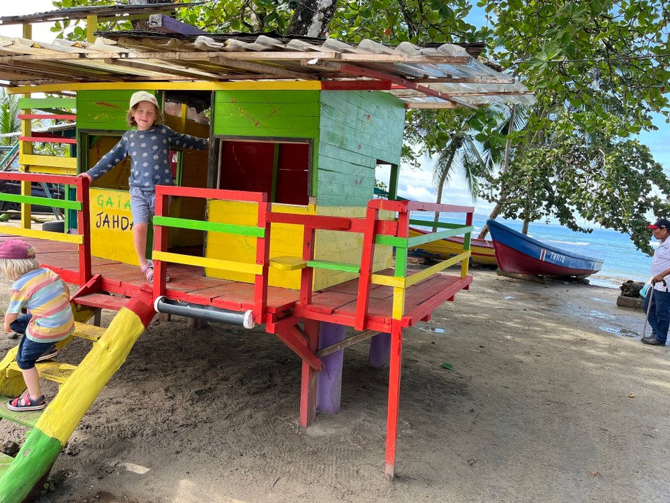 Costa Rica - Puerto Viejo de Talamanca - Baumhausspielplatz