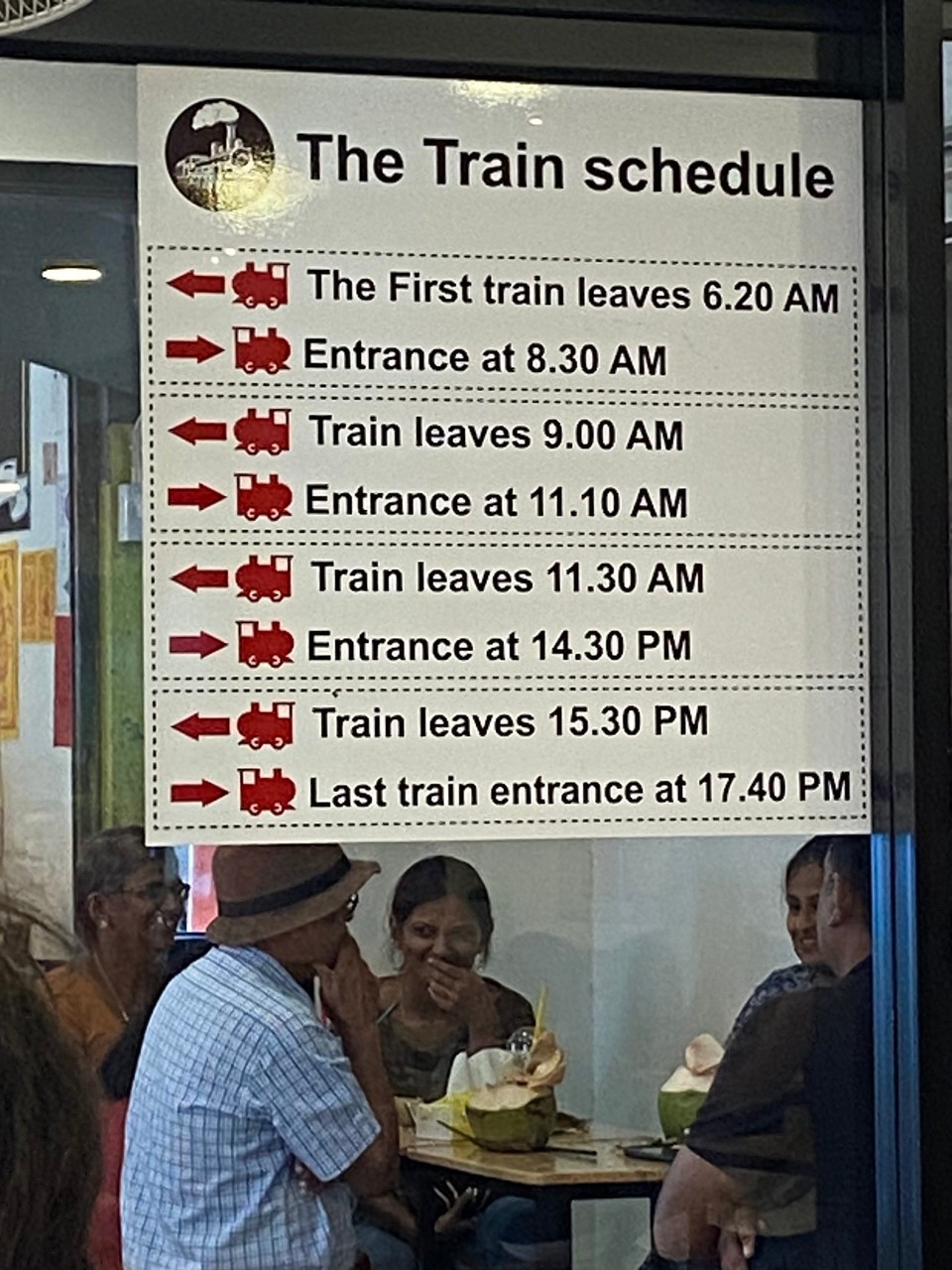 Thailand - Phetchaburi - Fahrplan des Zuges!