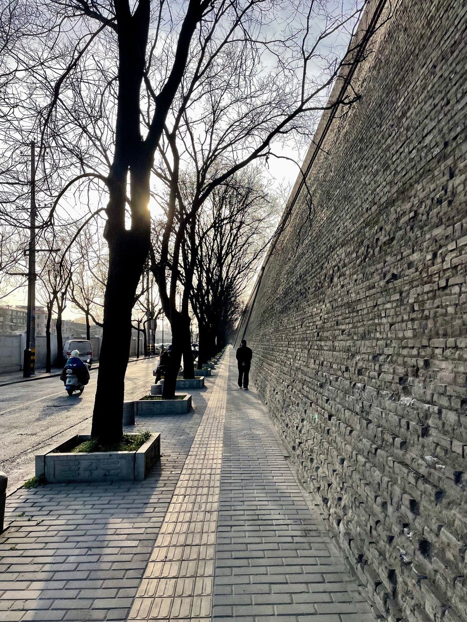 China - Xi'an - De Stadtmuur entlang laufe