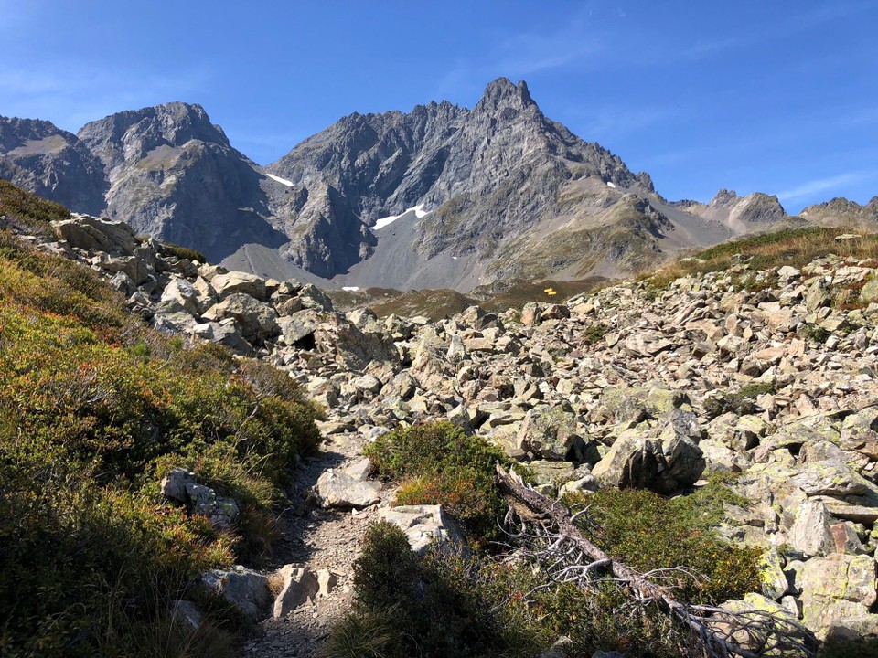Frankreich - Allemond - Gar nicht so einfach den Weg zu finden und die Steine zu durchqueren. Der letzte Kilometer dauerte lange.