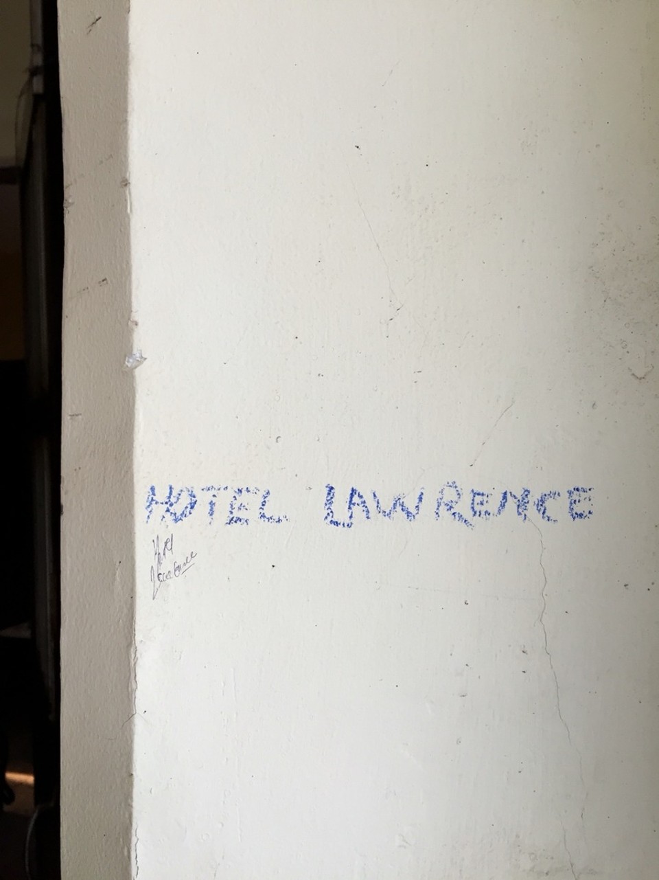 Indien - Mumbai - Im Treppenaufgang zu unserem Hotel (Hotel Lawrence)