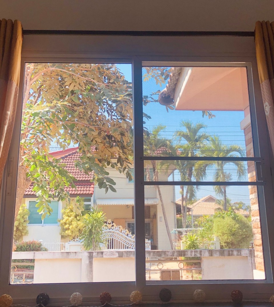 Thailand - Mueang Chiang Mai - Der Blick aus meinem Zimmerfenster ☀️