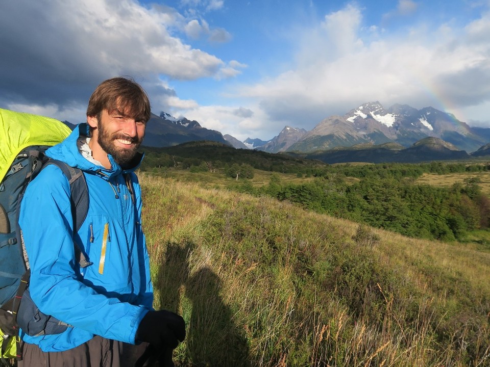 Chile - Torres del Paine National Park - J1 : de l'entree au camping serron, petite journée 5-6h de marche, 11 km. Arc en ciel...