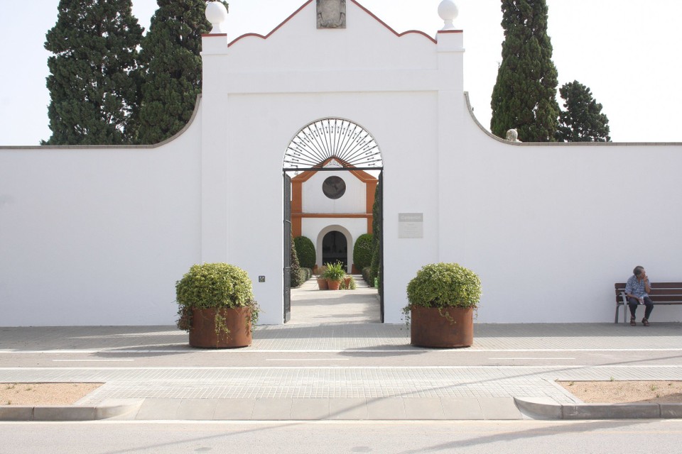 Spanien - Malgrat de Mar - ....Eingang zum örtlichen Friedhof...