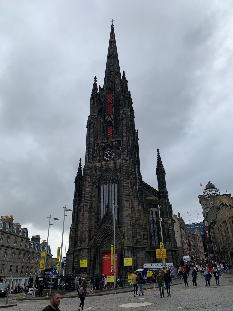 Vereinigtes Königreich - Kinross - Tolbooth Kirk heisst hüt „The Hub“ und isch ä „Veranstaltungstätte“

Mir tüe üses Münschter pützerle u bipäperle - u die tüe drinne Feschtä 🙃