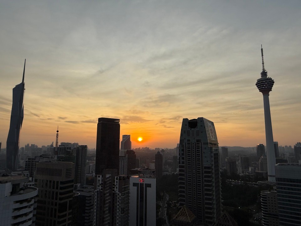 Malaysia - Kuala Lumpur - Langsam geht die Sonne unter