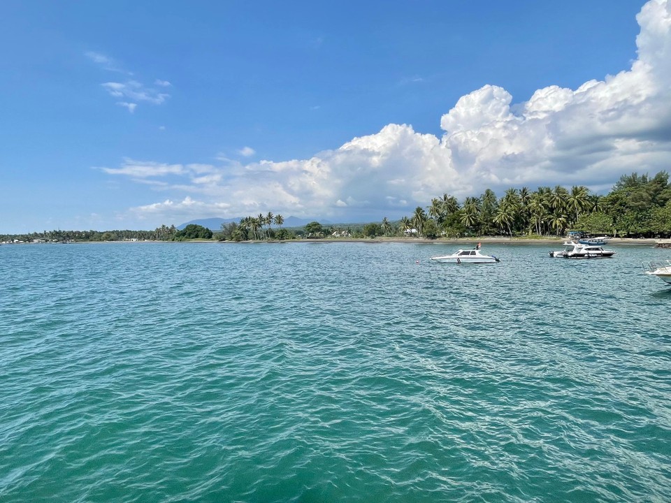 Indonesien - Denpasar - Ein letzter wehleidiger Blick auf Lombok, es war wunderschön.