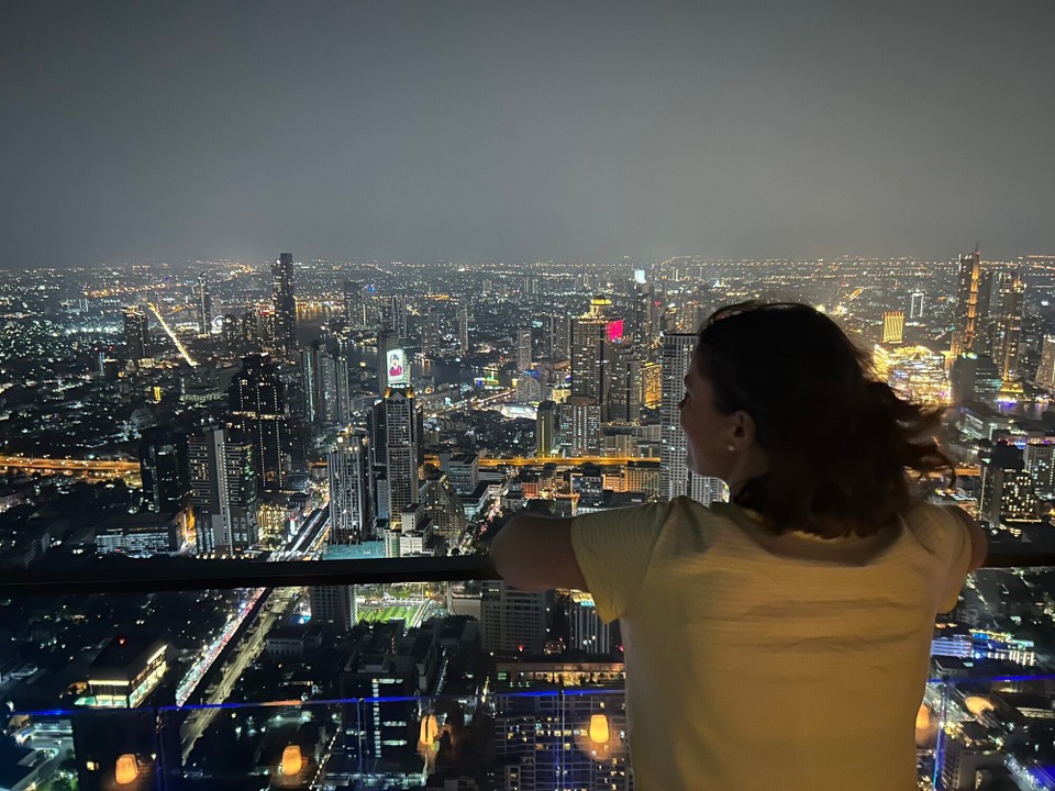 Thailand - Bangkok - Wunderschöner Ausblick. Eine Augenweide. Man kann sich nicht an diesem Blick satt sehen. Und dahinter dann die Skyline von Bangkok