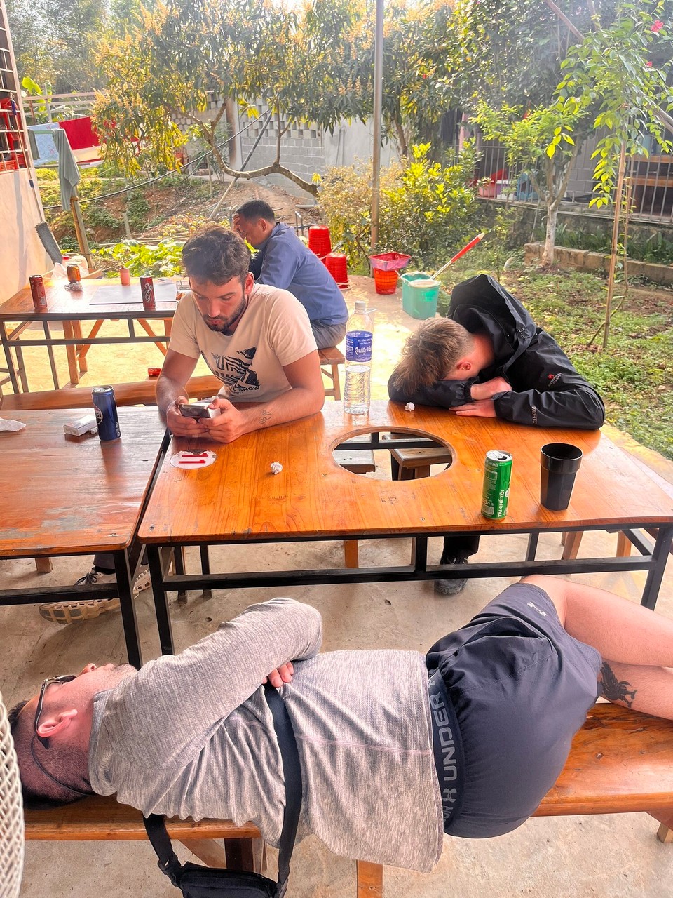 Vietnam - Ha Giang - By lunchtime everyone was so tired 😭