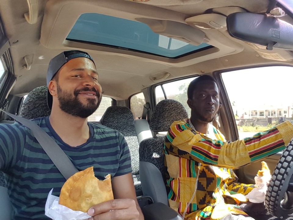 Gambia - Tanji - Hat noch alles geklappt. Er hat mir auch noch was leckeres zu essen mitgebracht. Danke mein Lieber für die coolen Tage und Zeit die Du mit mir verbracht hast. 