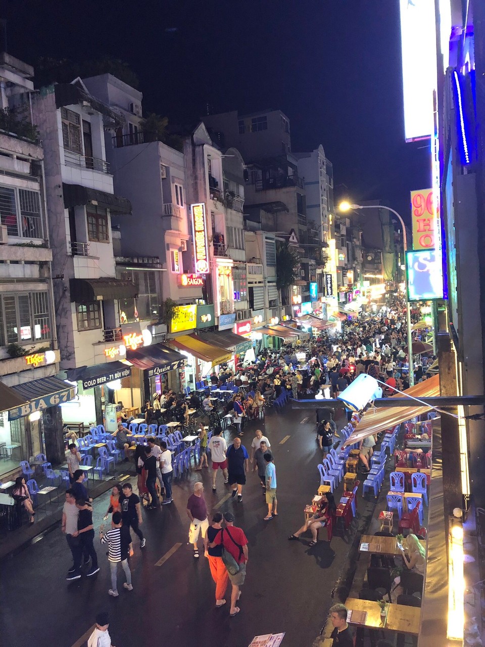 Vietnam - Ho-Chi-Minh-Stadt - Die Straße unseres Hotels