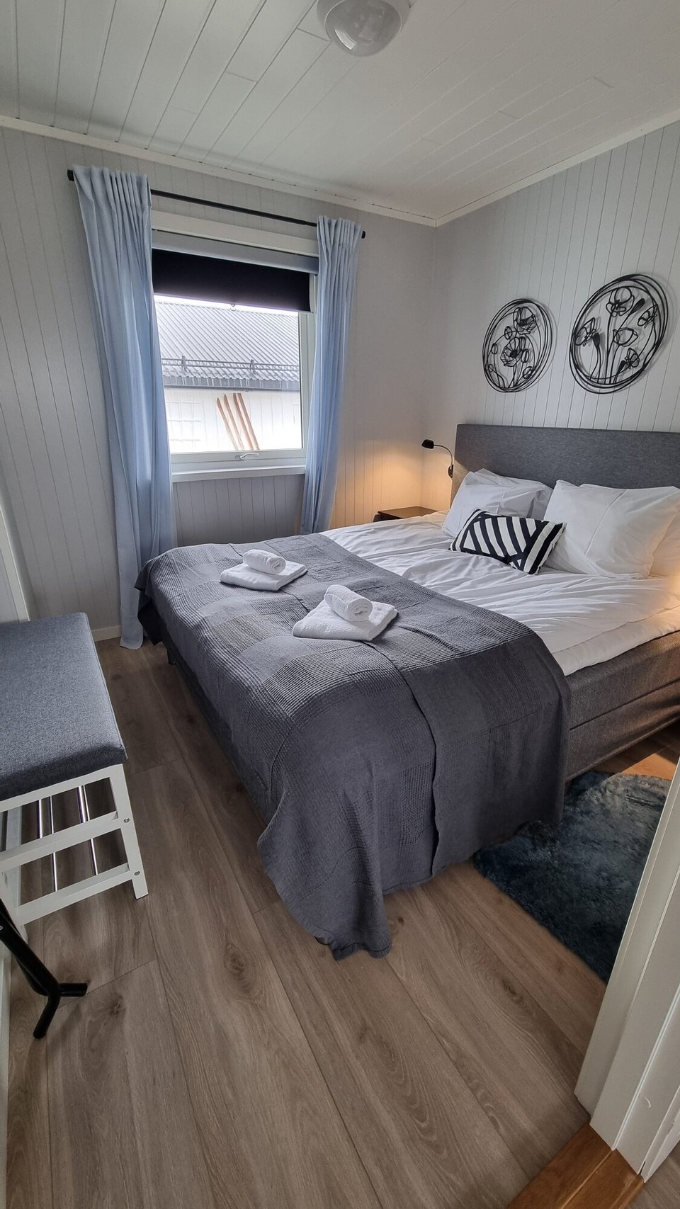 Norwegen - Sørvågen - eher neu, modern und ruhig gelegen, sehr sauber