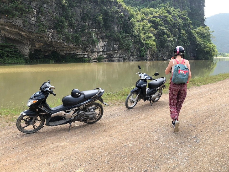 Vietnam - H. Hoa Lư - 