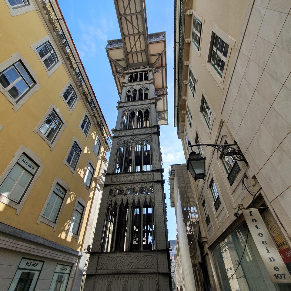 Portugal - Lissabon - Bevor wir nach Belem aufbrechen, wollen wir noch mit dem Aufzug fahren.