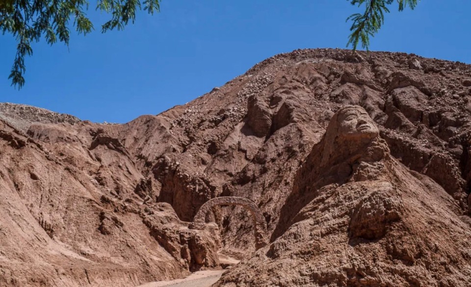 Chile - Atacama Desert - Pakara path up the mountain 