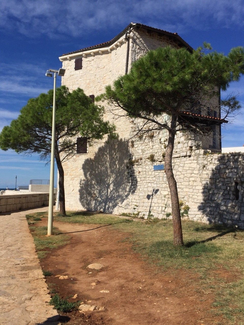 Kroatien - Umag - Altstadt Mauer